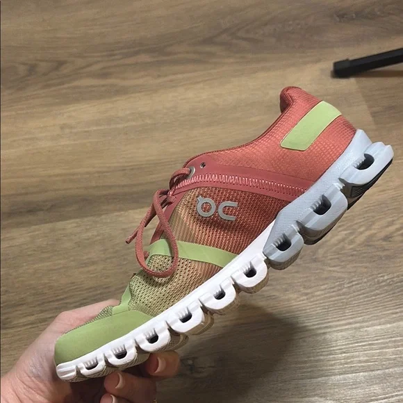 On Running Green and Red Athletic Shoes size 6 - Picture 8 of 14